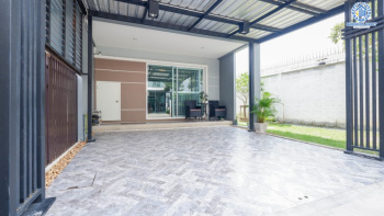 *****ทาวน์เฮ้าส์มือสองย่านปทุมธานี ม.ศุภาลัย เบลล่า กรุงเทพ-ปทุมธานี หลังมุม! เนื้อที่เยอะถึง 29.5 ตร.ว. ฟังก์ชัน 3 ห้องนอน 2 ห้องน้ำ 2 ที่จอดรถ ต่อเติมครัว แถมเฟอร์นิเจอร์ทั้งหลัง ทำเลเชื่อมต่อถ.กรุงเทพฯ-ปทุมธานี, ถ.กาญจนาภิเษก